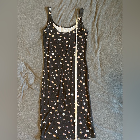 Black Floral Bodycon Dress - Picture 2 of 4
